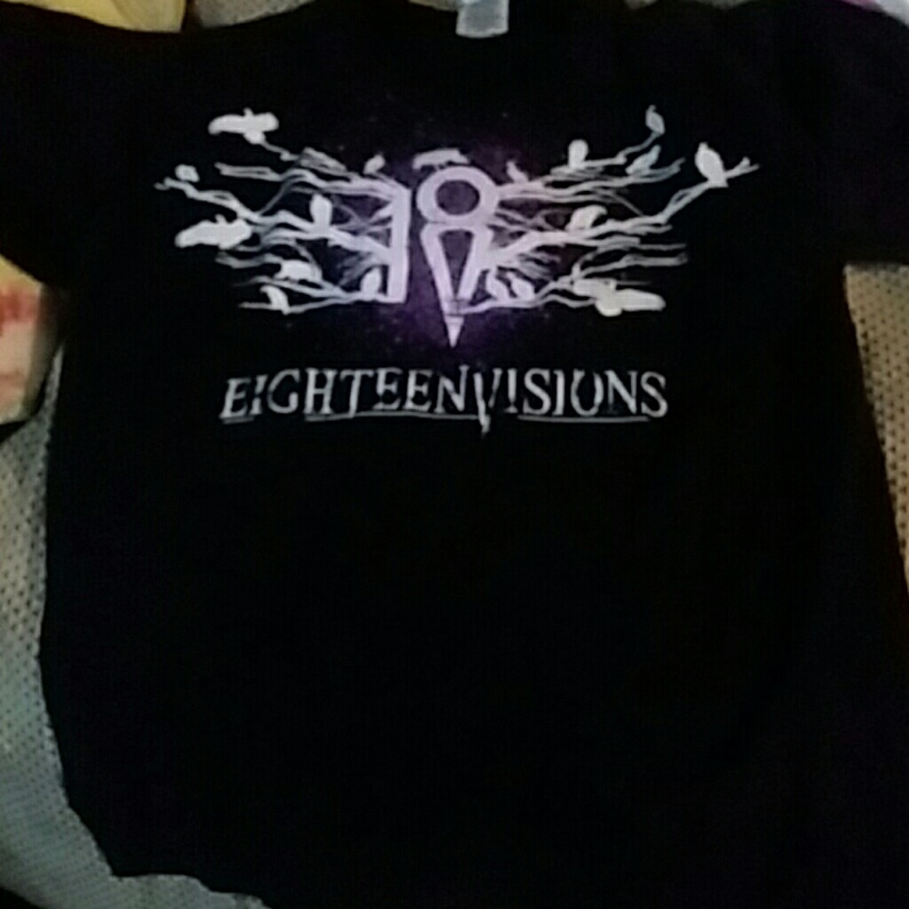 Eighteen visions vintage tee